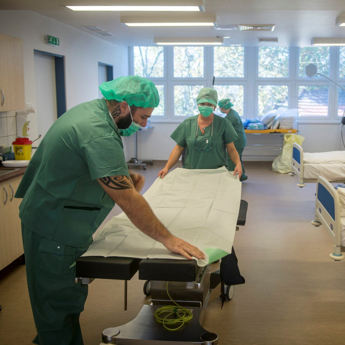 Az idei infláció ellensúlyozására se lenne elég a 18 százalékos ápolói béremelés