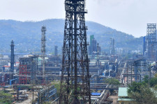 Sok ezer kilométeres kerülővel köt ki az orosz olaj európai kocsik tankjában