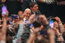 „Az ember attól lesz nagy, ha leereszkedik másokhoz” – fiatalokkal találkozott Ferenc pápa szombat délután