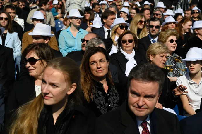 Varga Judit igazságügyi miniszter boldog volt, hogy élőben láthatja a pápát – Fotó: Bődey János / Telex