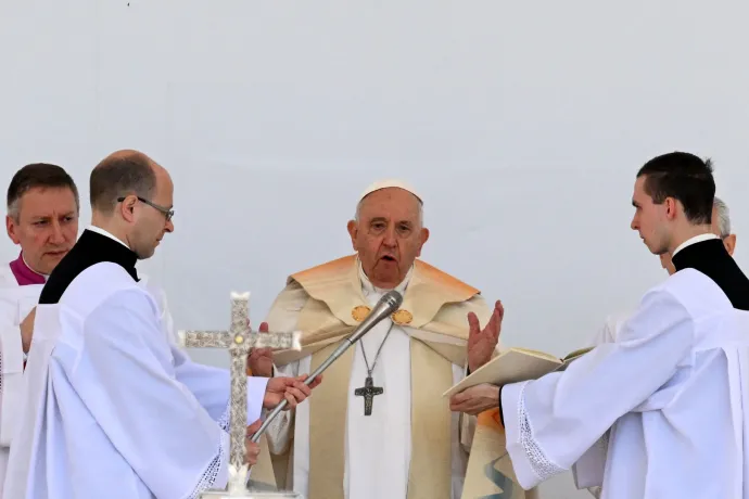 Ferenc pápa Budapesten: Nyissátok ki a kapukat, szavakkal, gesztusokkal, hétköznapi tettekkel