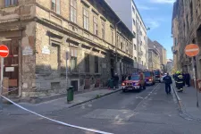 Gázrobbanás történt a Bérkocsis utcában, egy embert a romok alól húztak ki