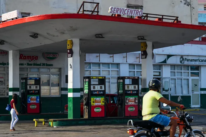 Akkora az üzemanyaghiány Kubában, hogy lefújták a május elsejei felvonulásokat