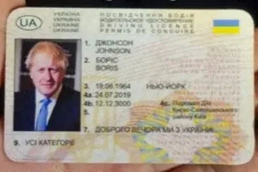 Boris Johnson adataival autózott egy részeg ukrán férfi Hollandiában, lebukott