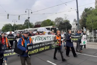 Klímaaktivisták akcióztak Bécsben, további blokádokat terveznek