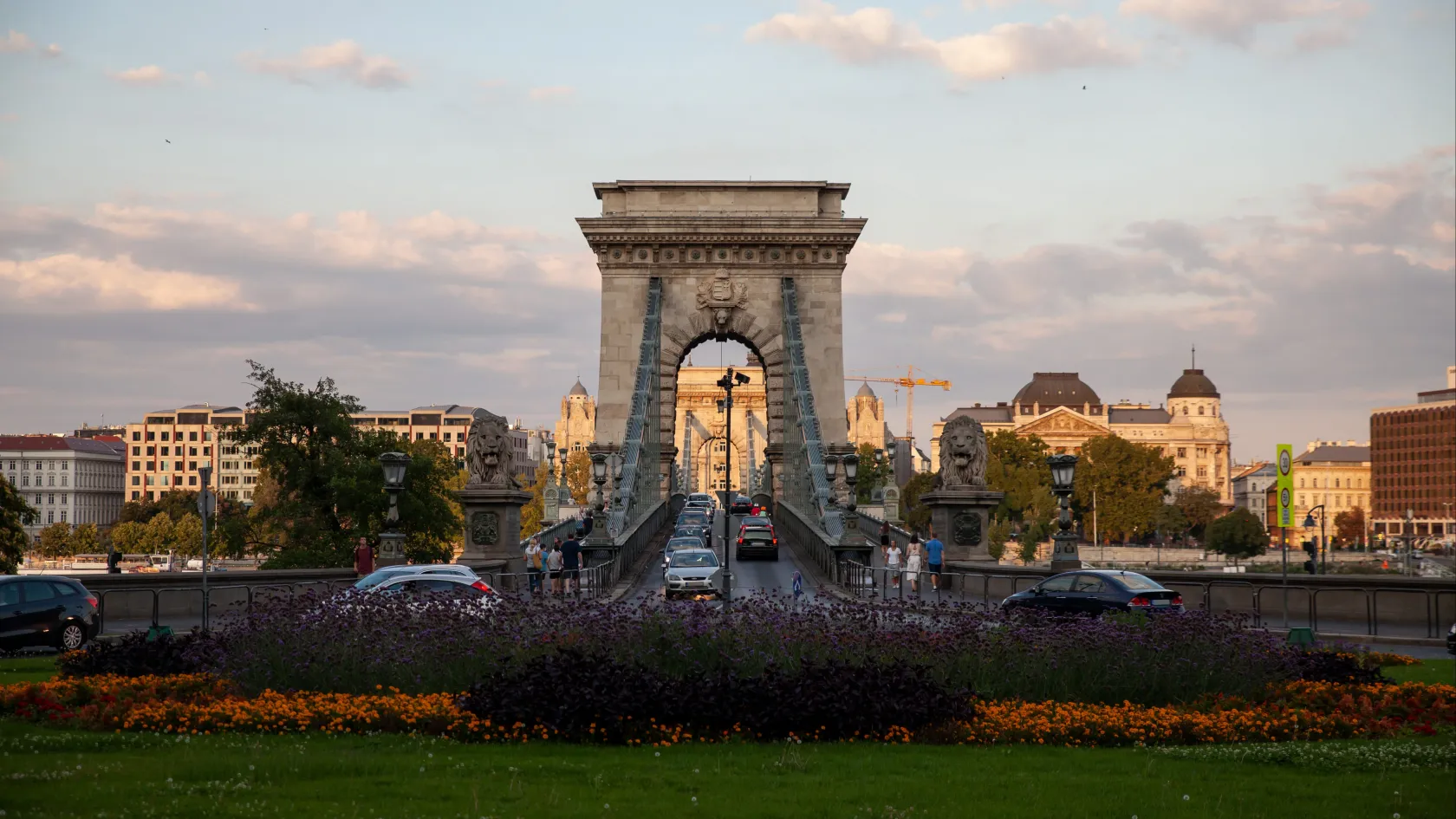 Online és személyesen, egyedi azonosítóval dönthetnek a budapestiek a Lánchíd jövőjéről