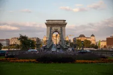 Online és személyesen, egyedi azonosítóval dönthetnek a budapestiek a Lánchíd jövőjéről
