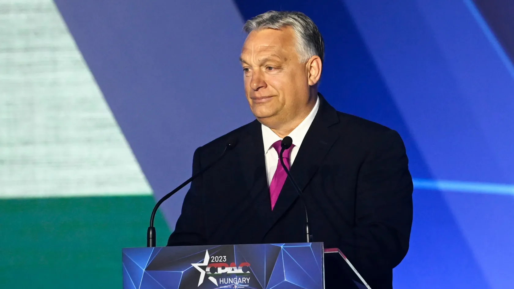 Orbán Viktor személyes jóváhagyását írta elő a home office-hoz az államigazgatásban egy határozat