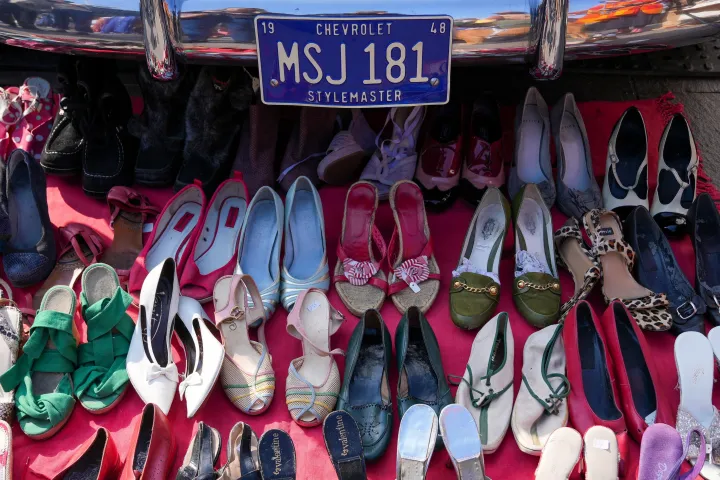 Az évtized legbénább tolvajai 200 cipőt loptak el egy perui boltból, de mind jobblábas volt