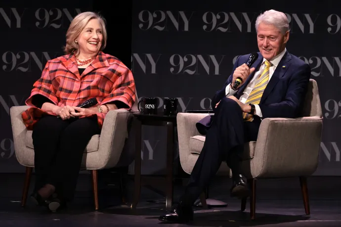 Hillary és Bill Clinton – Fotó: Jamie Mccarthy / 2023 Getty Images
