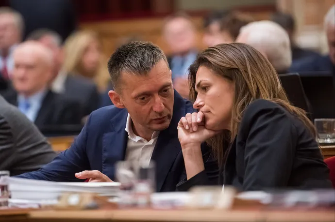 Pegasus-jelentéstervezet: A magyar kormány a nyilvánosság felett akart még nagyobb kontrollt szerezni