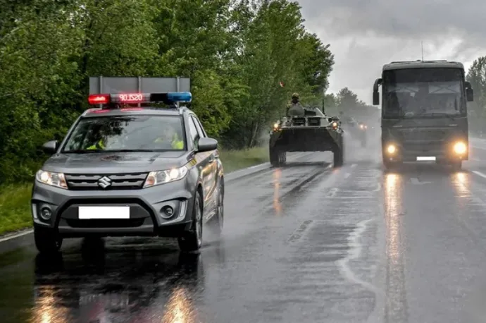 Páncélozott katonai menetoszlop halad át hétfőn az Alföldön