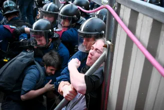 Gulyás Gergely a könnygázas esetről: A rendőrség arányosan, szakszerűen lépett fel