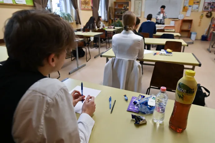 Lázár Ervin novelláját vagy Petőfi és Tóth Árpád egy-egy versét elemezhetik a diákok a magyarérettségi második felében