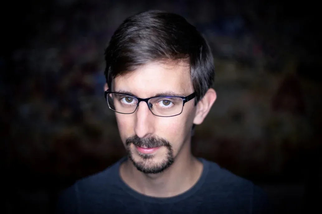 Akadémiai Újságírói Díjat kapott Bolcsó Dániel, a Telex újságírója