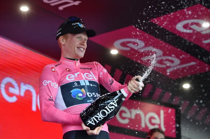 Giro: gazdát cserélt a rózsaszín trikó, 23 éves norvég bringás vezet összetettben