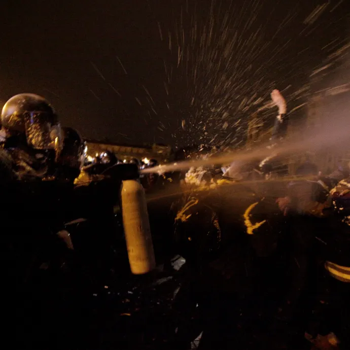 Senki nem akart könnygázt szállítani a magyar rendfenntartóknak