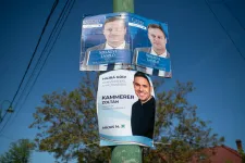 „Kammerer olyan szépen mosolyog a plakátokon” – Fidesz-logó nélkül is nyerhet az olimpiai bajnok kajakozó