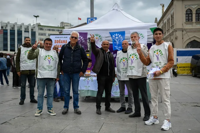 1200 tagunk van börtönben, nyolcszor kellett nevet változtatnunk, de örökké küzdeni fogunk