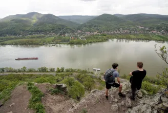 Örökpanorámás remetebarlang a Duna-kanyarban megtekinthető