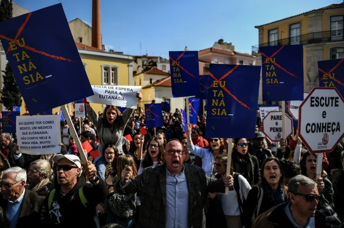 Évek óta tartó vita után legalizálják az eutanáziát Portugáliában