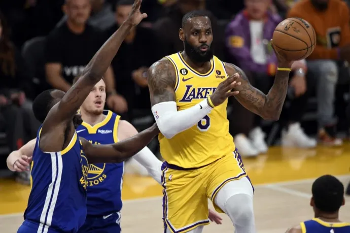 LeBron James vezetésével kiütötte a Lakers a tavalyi NBA-bajnokot