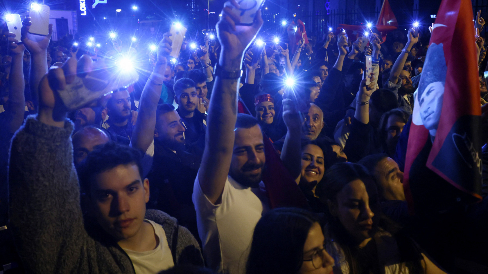 Mindkét jelölt 50 százalék alatt, egyre valószínűbb a második forduló a török elnökválasztáson