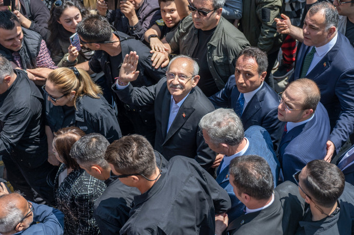 Erdogan simán vezet, de a török ellenzék nem hisz a számoknak
