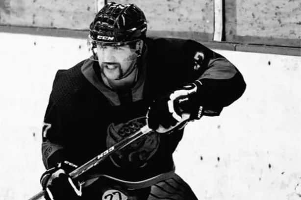 Harminchárom évesen meghalt egy volt magyar bajnok jégkorongozó