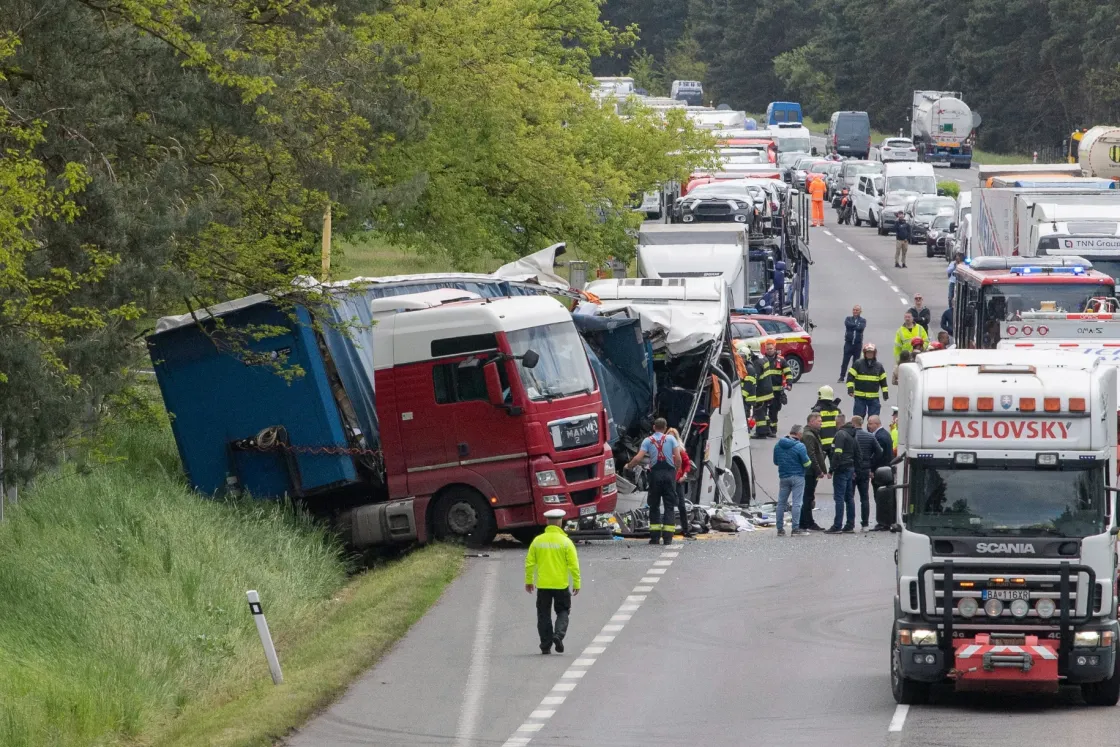 Animációval mutatja meg egy igazságügyi szakértő, hogyan történhetett a szlovákiai buszbaleset