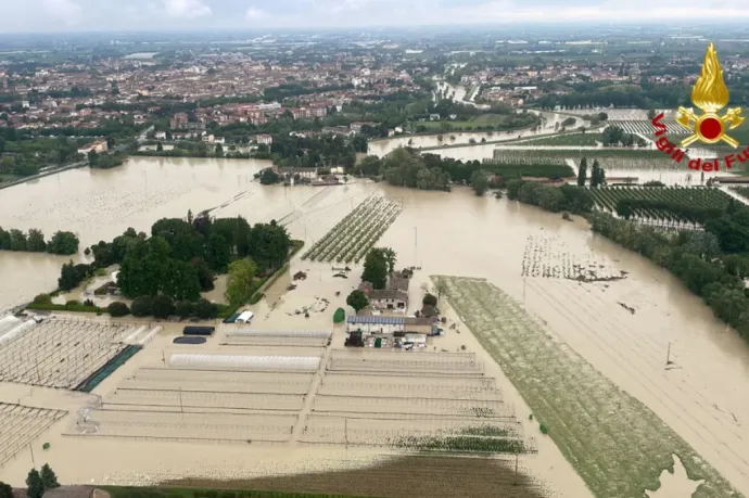 A közeli folyó áradása miatt lezárják az imolai versenypályát, a Forma–1-es csapatoknak el kellett hagyniuk a helyszínt
