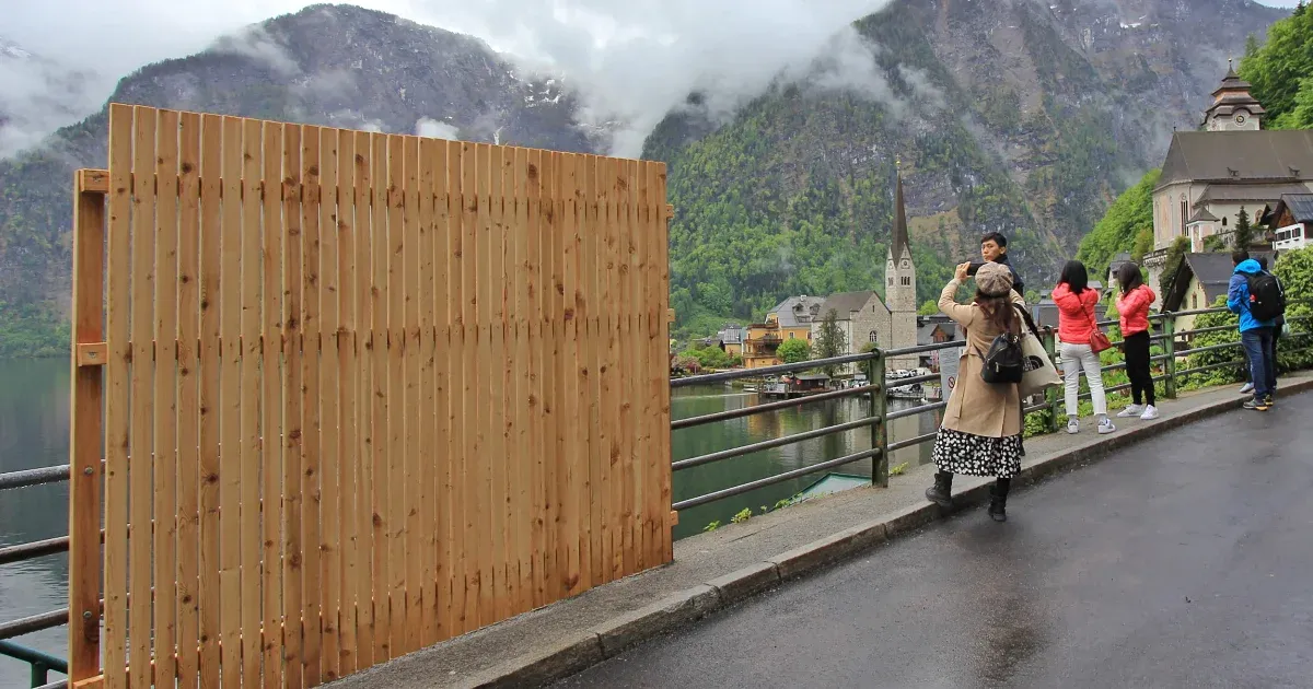 The anti-selfie wall plan in Hallstatt was rejected