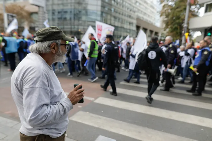 Az egészségügyi dolgozók is tiltakozni és sztrájkolni készülnek
