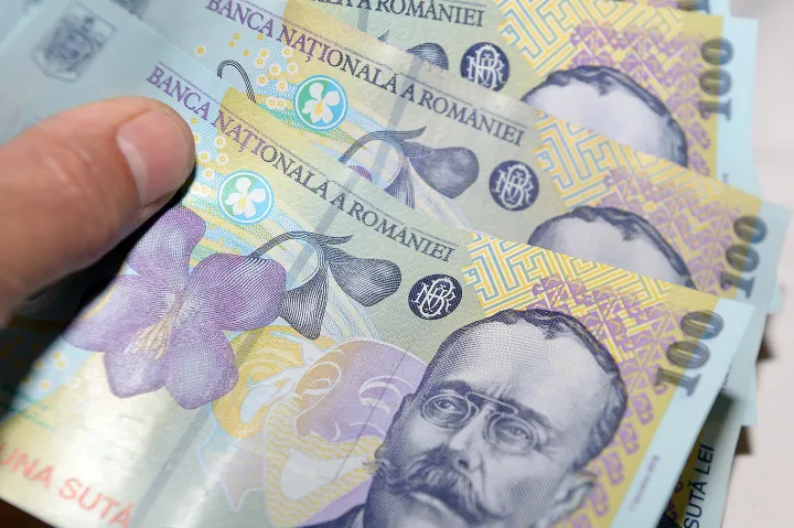 Új történelmi mélyponton a román fizetőeszköz: a BNR középárfolyama szerint egy euró 4,9783 lejt ért