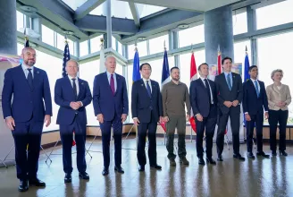 Fésűkagyló, atommúzeum, Zelenszkij berepülése, beszólás Kínának – így zajlott a japán G7-es csúcs