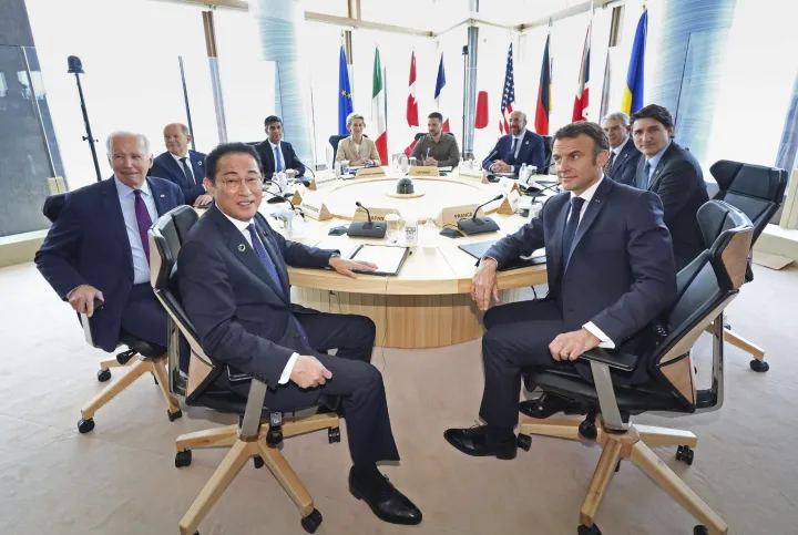 A G7-es csúcs Volodimir Zelenszkijjel kiegészülve – Fotó: Kyodo via Reuters