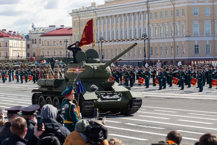 T–34-es a 2023. május 9-i moszkvai parádén – Fotó: Artem Priakhin / Sopa Images / Getty Images