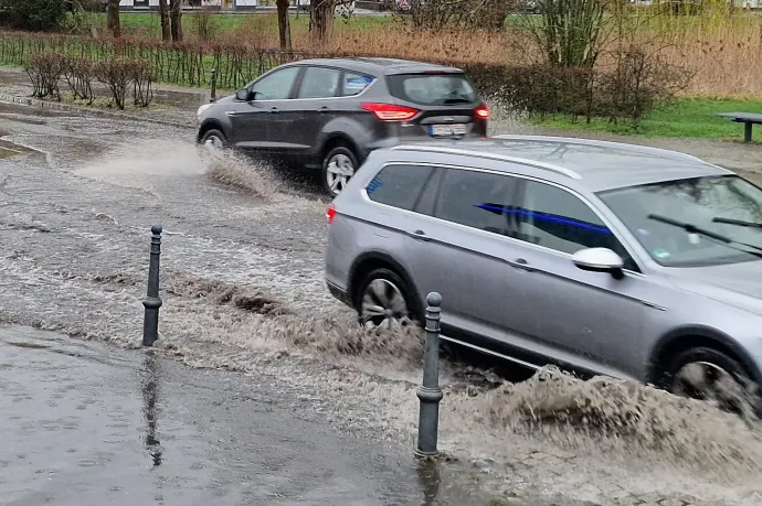 Felhőszakadás, jégeső várható több erdélyi megyében