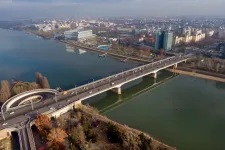 18 éves fiút mentettek ki a Dunából az Árpád hídnál