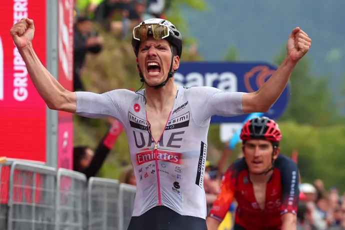 Joao Almeida nyerte a Giro 16. szakaszát – Fotó: AFP / Luca Bettini