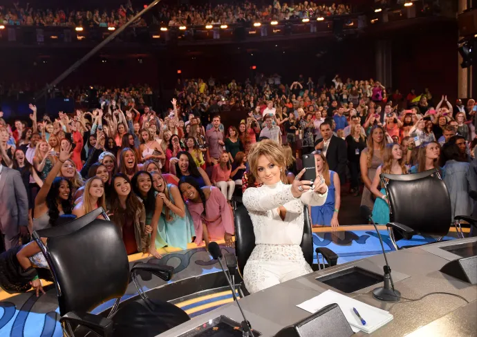 J.Lo az American Idol zsűritagjaként, 2015-ben – Fotó: Fox / Getty Images