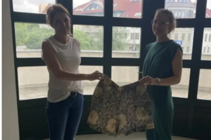 Hiába a nyárias idő, pulcsit is lopott a rövidnadrághoz egy férfi Kecskeméten, mert ő fázott