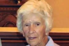 Meghalt az a 95 éves ausztrál asszony, akit sokkolóval lőtt meg egy rendőr