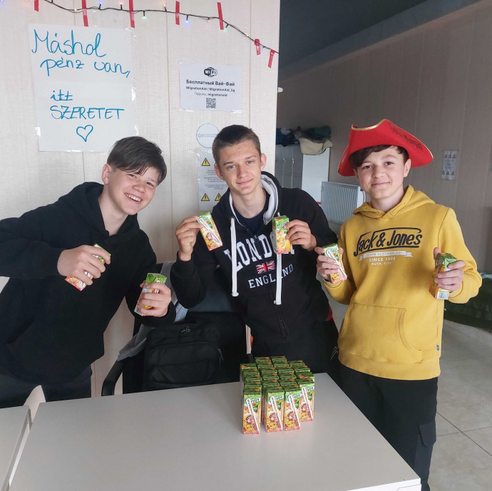 „Máshol pénz van, itt szeretet” – csodával határos módon megmenekült az ország legnagyobb menekültszállója