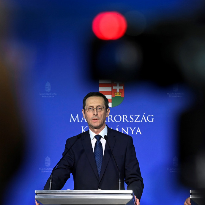 Két évre ígérték, de jövőre is megmaradnak a hungarikumnak számító extraprofitadók