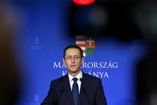 Két évre ígérték, de jövőre is megmaradnak a hungarikumnak számító extraprofitadók