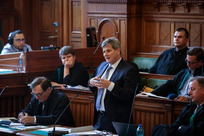 Völner Pál védője szerint a politika ártalmasan beleavatkozhatott a Schadl–Völner-ügybe