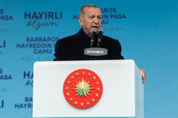 Recep Tayyip Erdoğan május 12-én Isztambulban egy mecset átadóján – Fotó: Bődey János / Telex