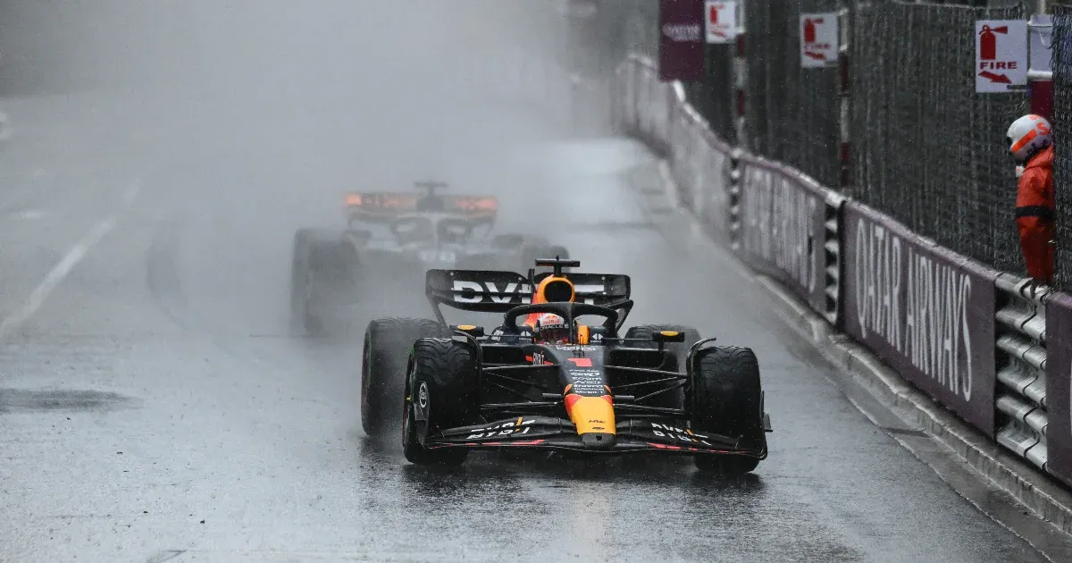 Verstappen az esőben sem tud hibázni, fölényesen nyert Monacóban