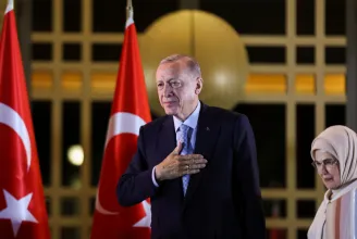 Erdoğan ellenfelén gúnyolódó győzelmi beszédet mondott, az ellenzéki jelölt azt ígérte, tovább küzd a demokráciáért